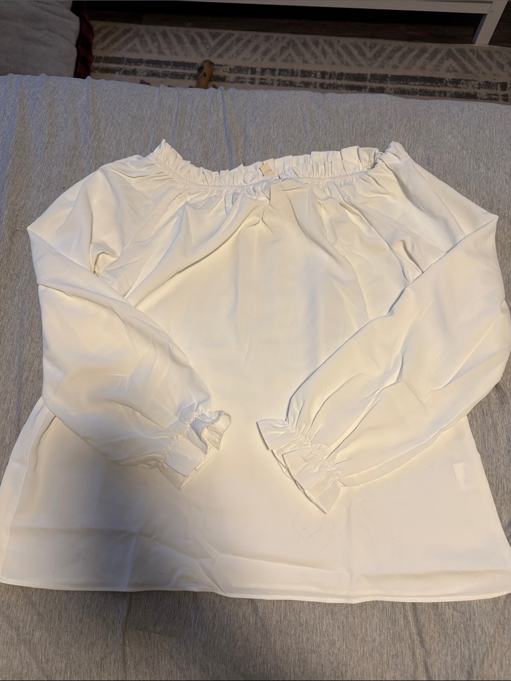 Off-Shoulder Long Sleeve Blouse in White